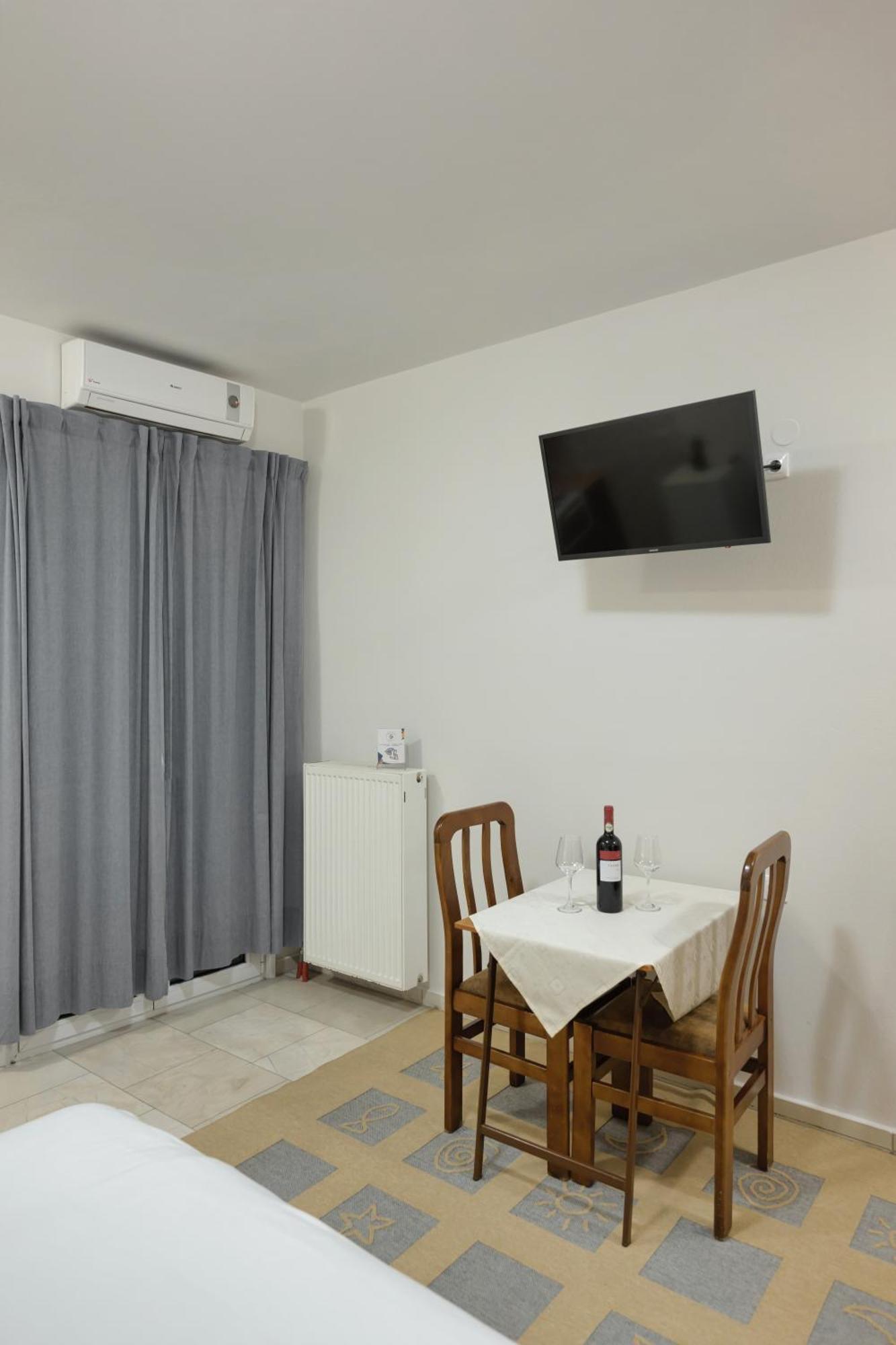 O Fotis Studios & Apartments Яніна Екстер'єр фото