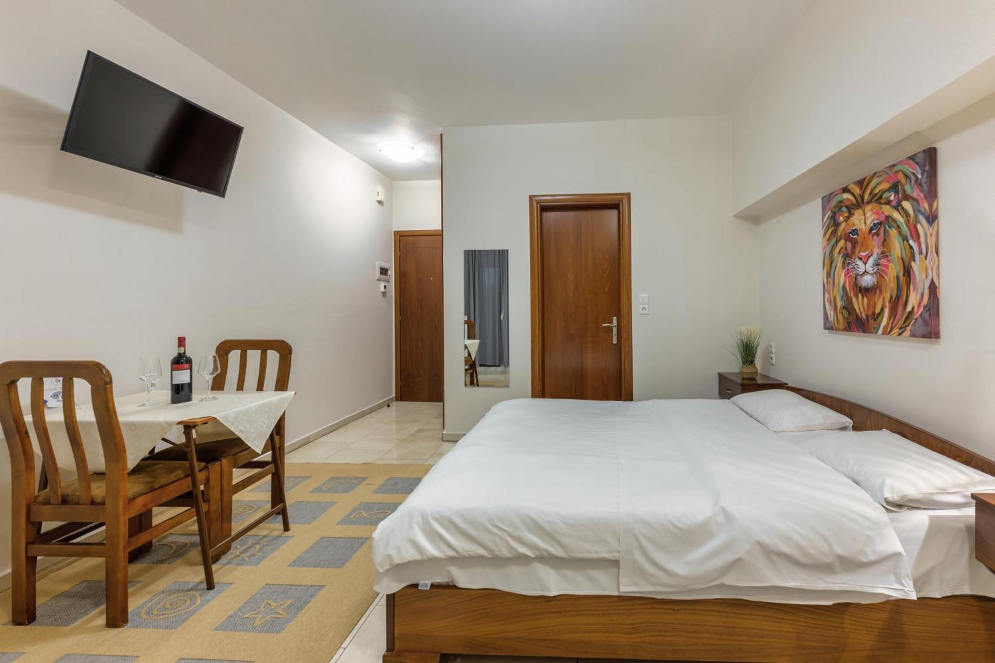 O Fotis Studios & Apartments Яніна Екстер'єр фото